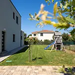Anni Villa