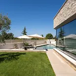 Anni Villa *