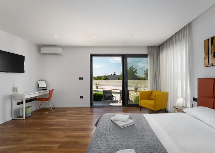 Anni Вилла Пореч